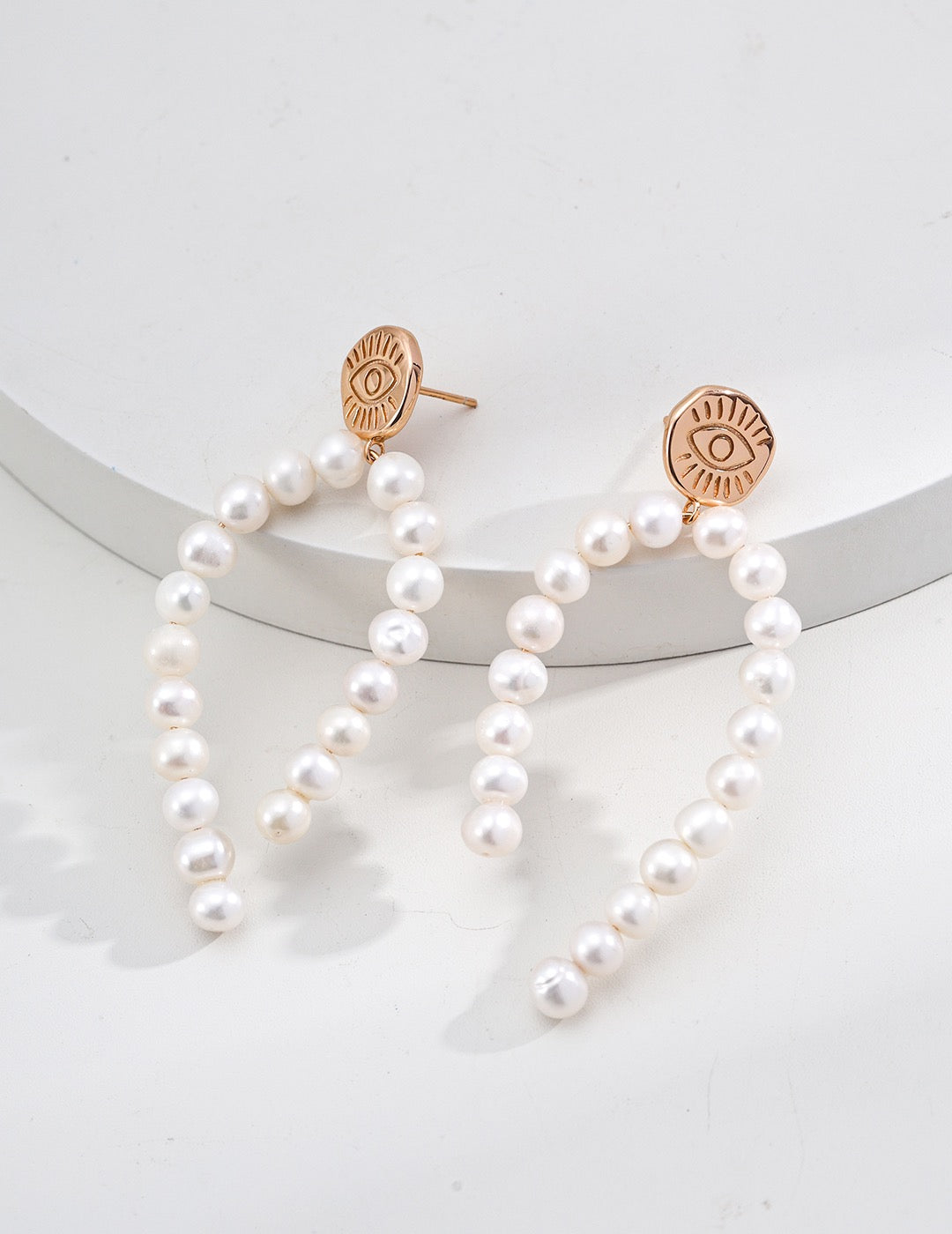 Danish design Jewelry, perfect for gifting or treat yourself.