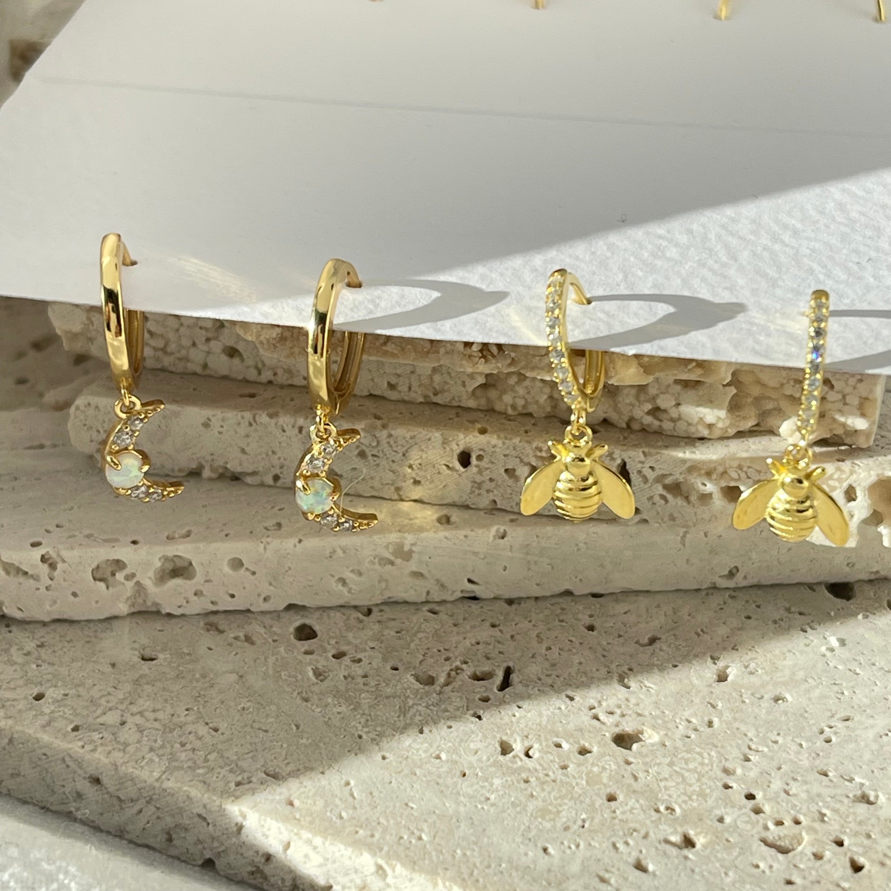 Lucky bee huggie hoop - AD Jewellery Copenhagen