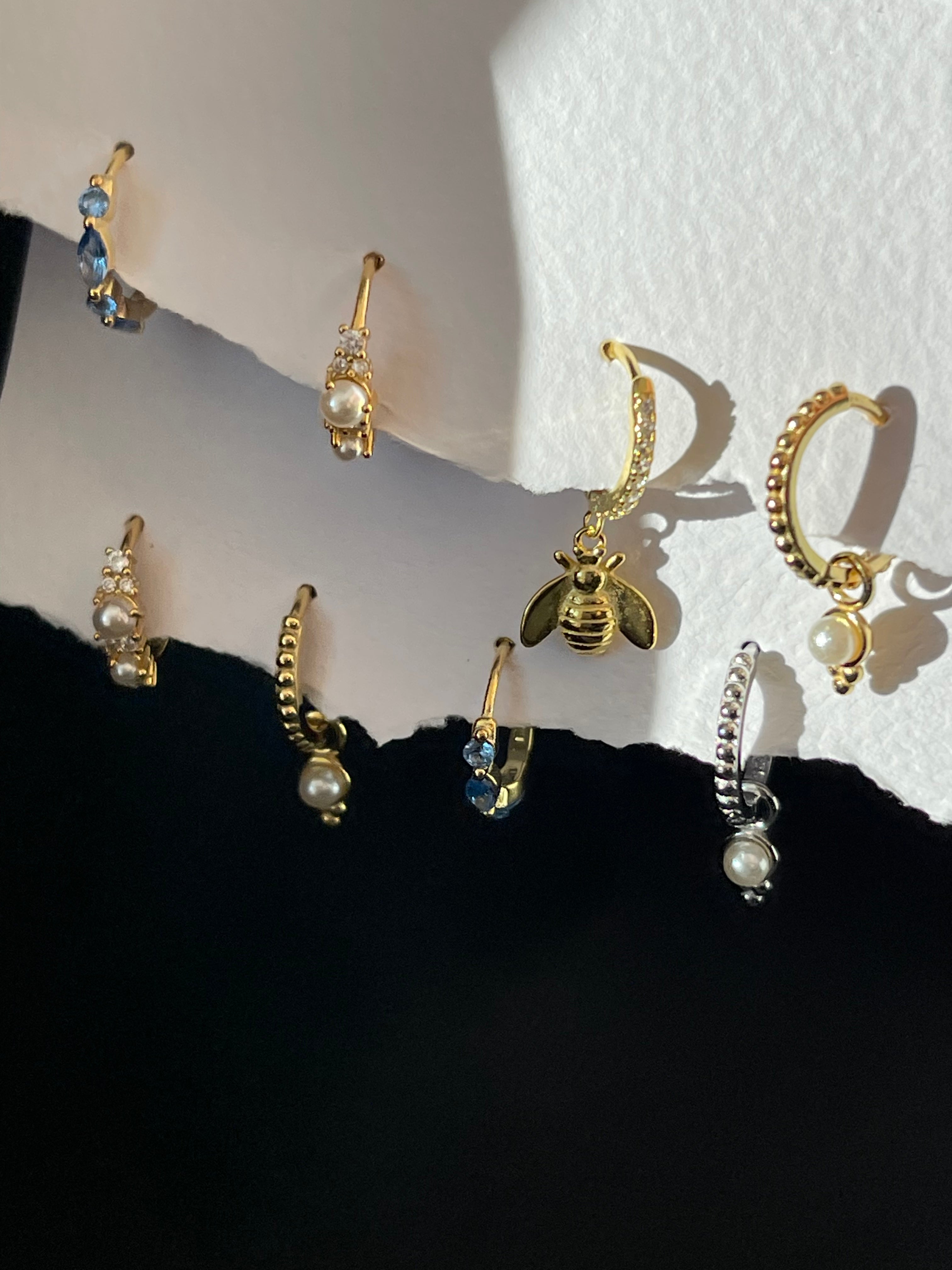 Petite Pearl Diamond huggie hoop(single) - Eline - AD Jewellery Copenhagen