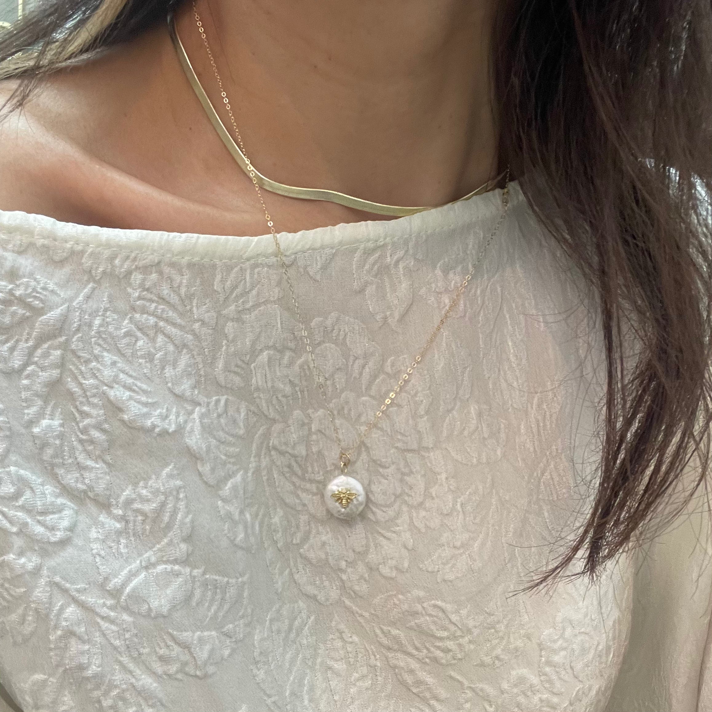 Bee-Pearl Pendant Necklace - AD Jewellery Copenhagen