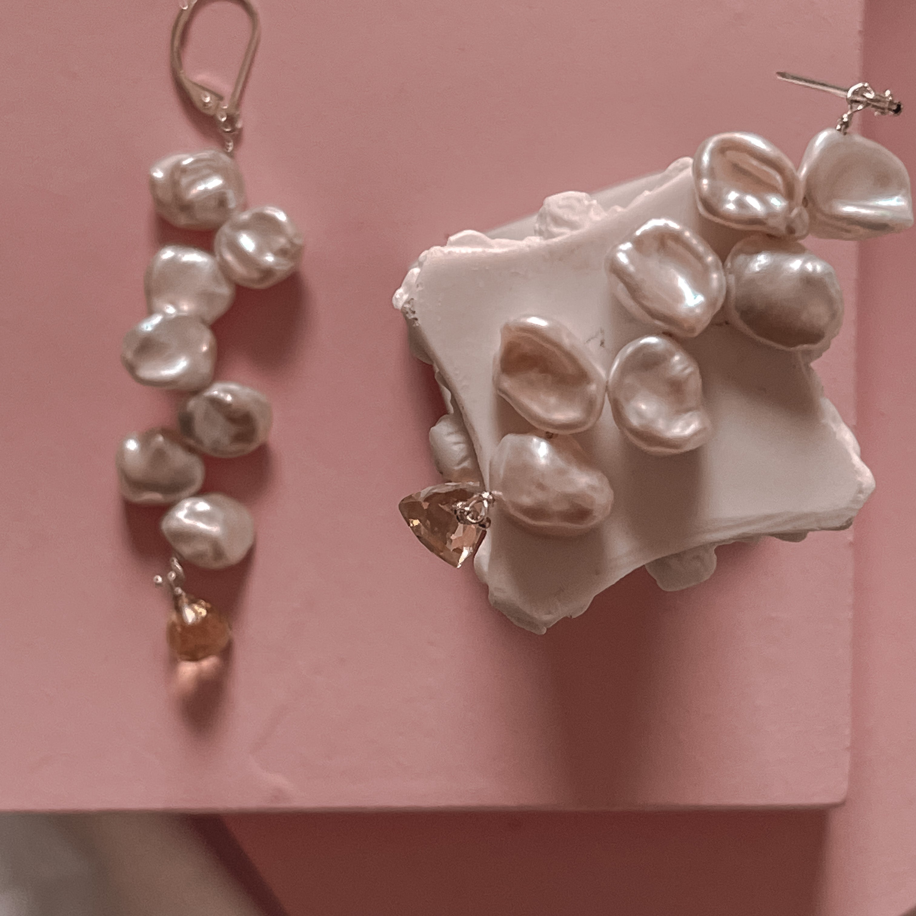 Kenzie Pearl Petals Silver Earrings with Lemon quartz pyramids - AD Jewellery Copenhagen