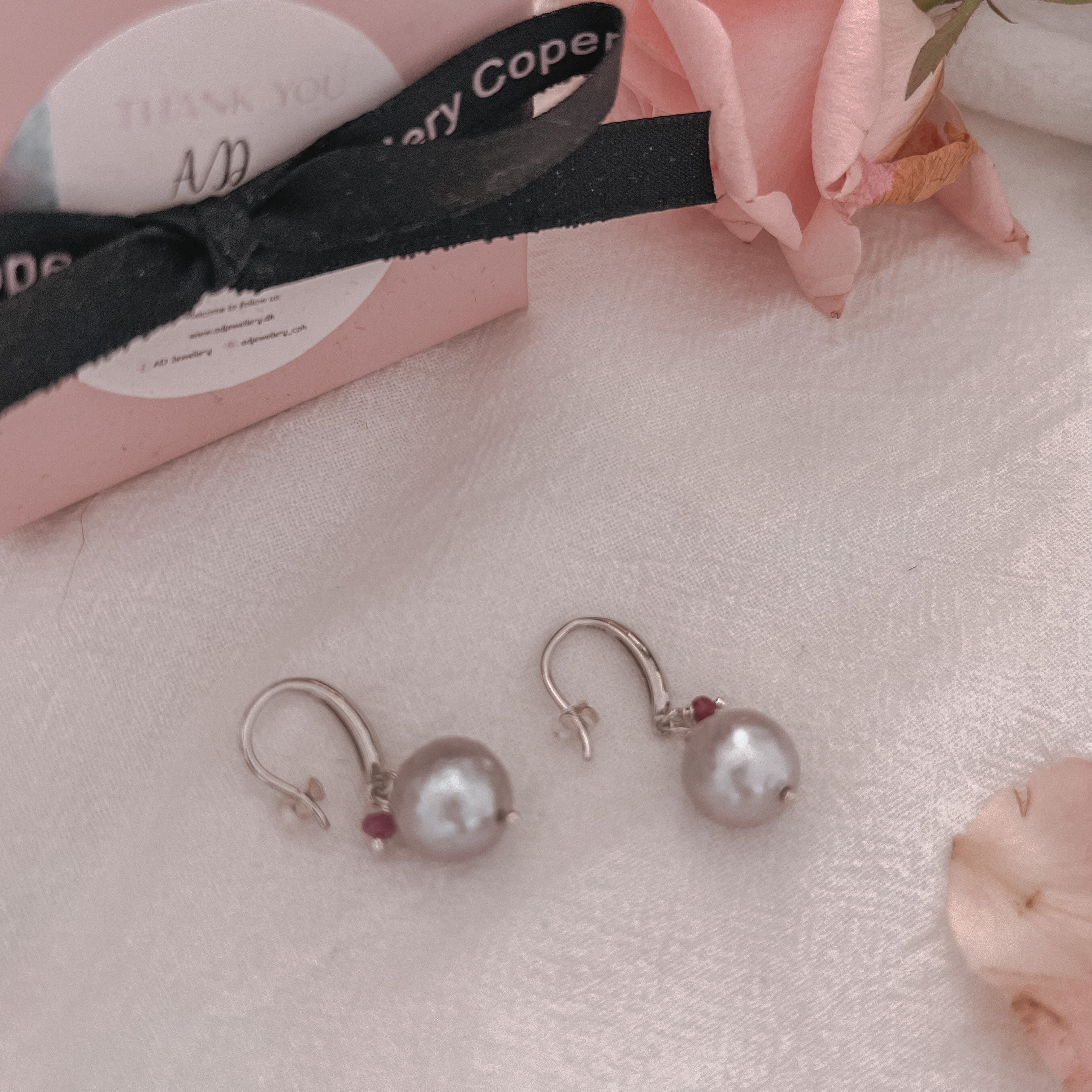 Nature grey Pearl Silver Earrings - Nada - AD Jewellery Copenhagen