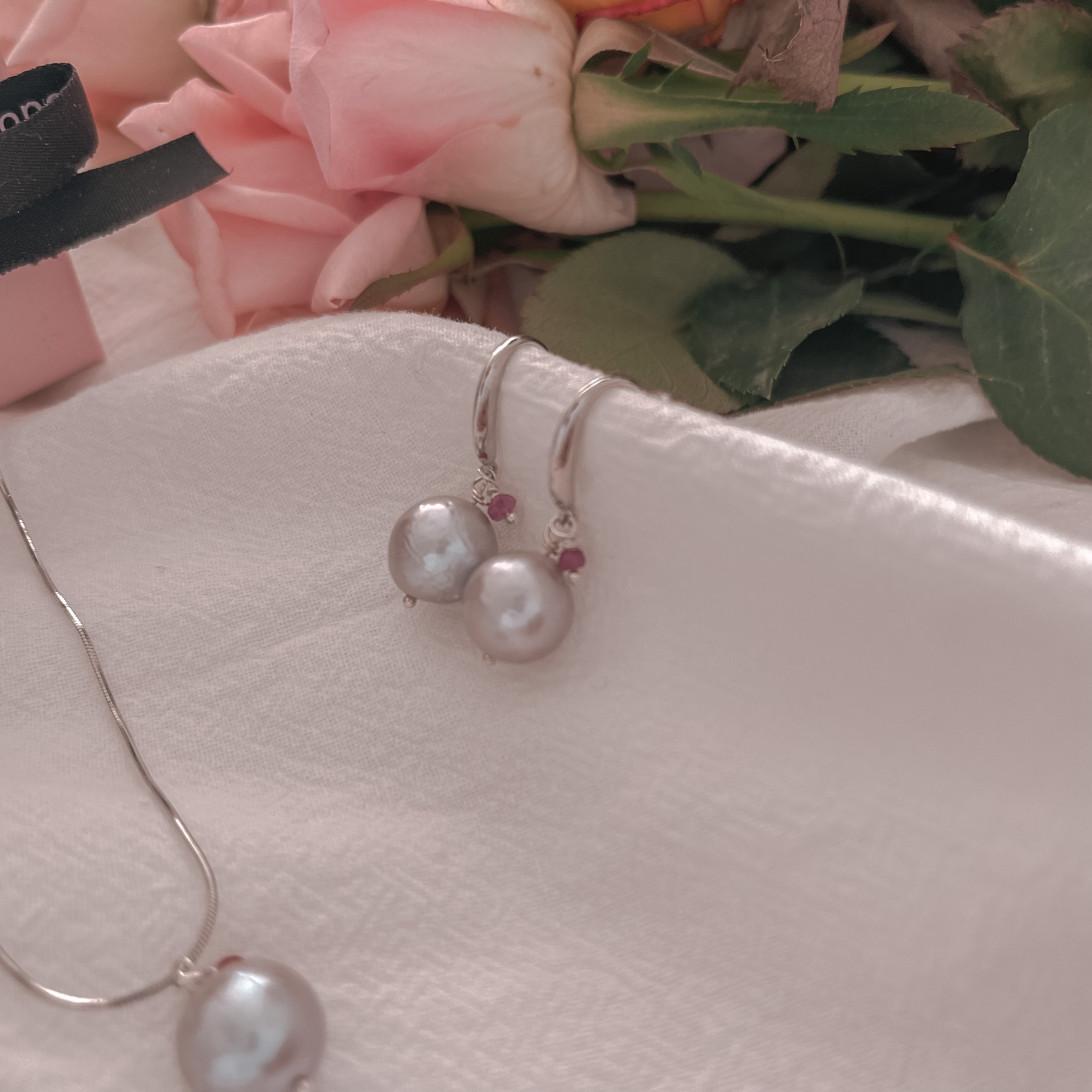 Nature grey Pearl Silver Earrings - Nada - AD Jewellery Copenhagen