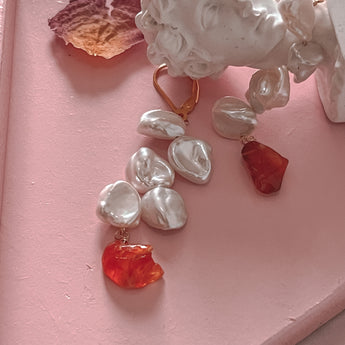 Kenzie Pearl Petals Gold Earrings with Canelian stones - AD Jewellery Copenhagen