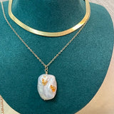 Bee-Pearl Pendant Necklace