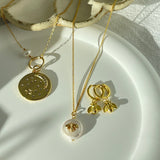 Luna Stars Pendant Gold Necklace