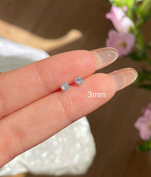 S925 Sterling Silver Four-Claw Single Zirconia Earrings - AD Jewellery Copenhagen