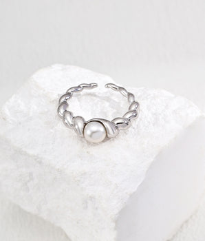 AD TwistPearl Ring - Baroque freshwater pearl on 18k gold vermeil twisted band, Nordic minimalist design.  