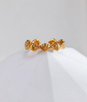 AD Seashell Open Ring in 18k gold vermeil, featuring a smooth curved Seashells inspired by Nordic coastlines. Minimalist jewelry for stacking or solo wear.