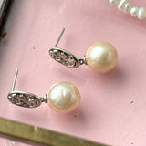 Ellie Pearl drop Earring