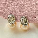 Ellie Pearl drop Earring