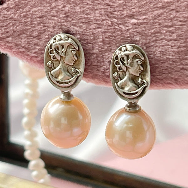 Ellie vintage Pearl drop Earring
