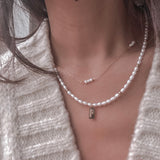 Petit Pearl Gold Necklace w. LOVE Pendant