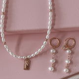 Petit Pearl Gold Necklace w. LOVE Pendant