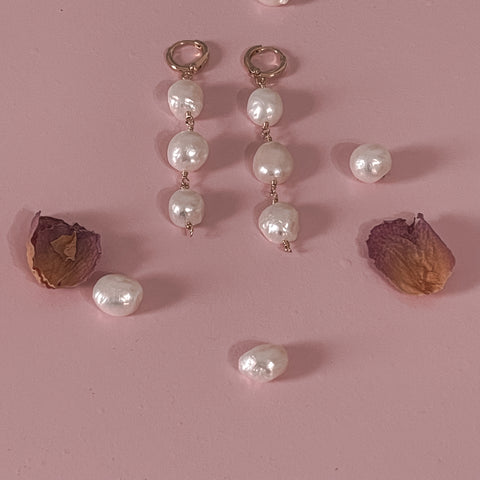 Astrid Pearl Golden Raindrop  Earring