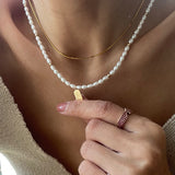 Petit Pearl Gold Necklace w. LOVE Pendant